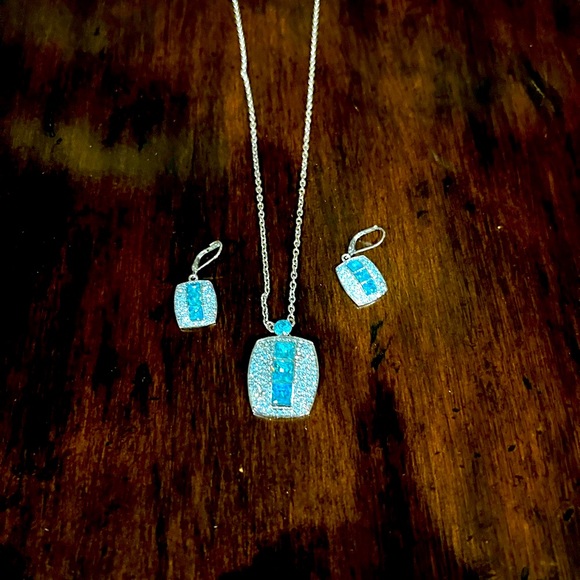 COPY - Givenchy necklace and earring set. Excellent condition. - Picture 2 of 7